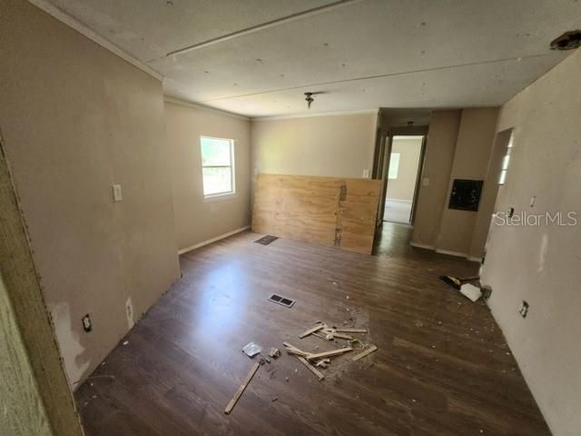 For Sale: $124,900 (3 beds, 2 baths, 1272 Square Feet)