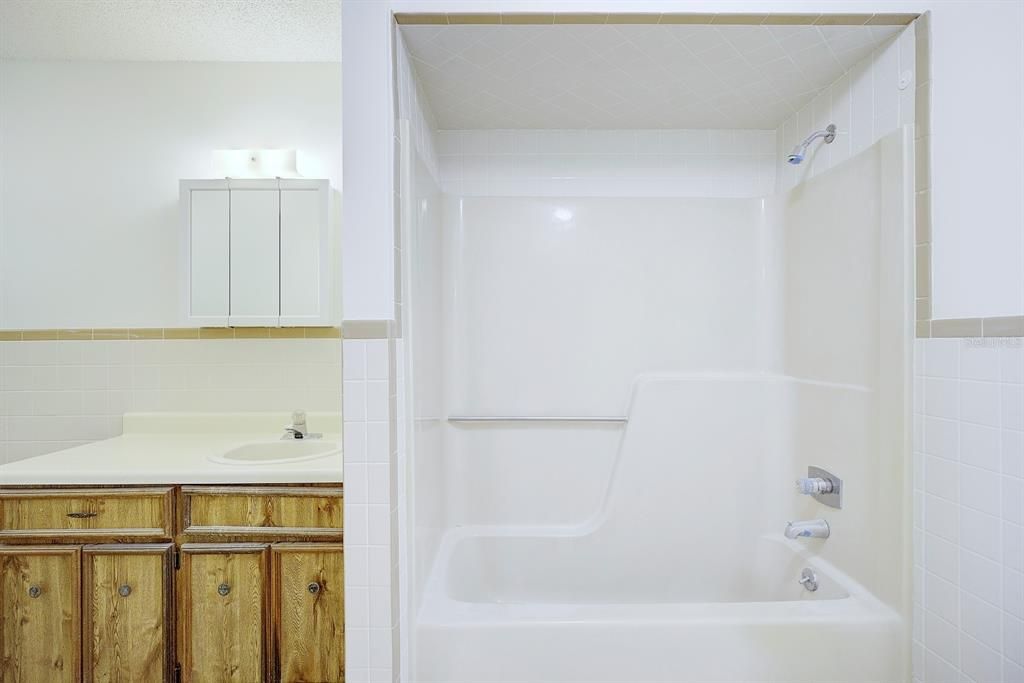 На продажу: $269,900 (3 спален, 2 ванн, 1706 Квадратных фут)