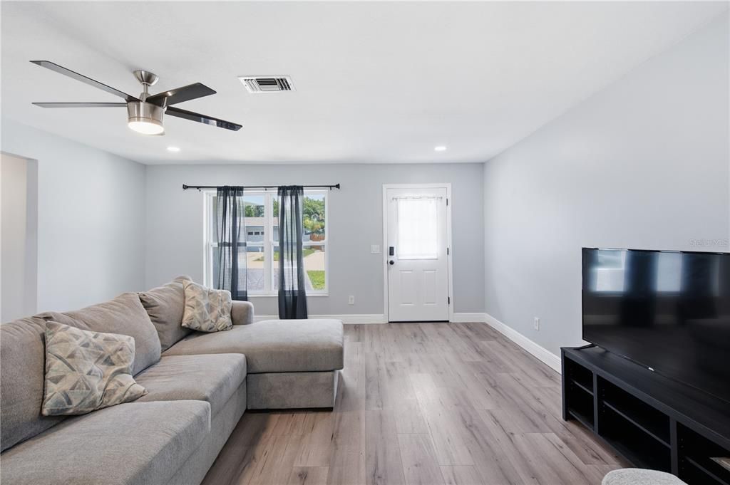 For Sale: $439,000 (3 beds, 2 baths, 2142 Square Feet)
