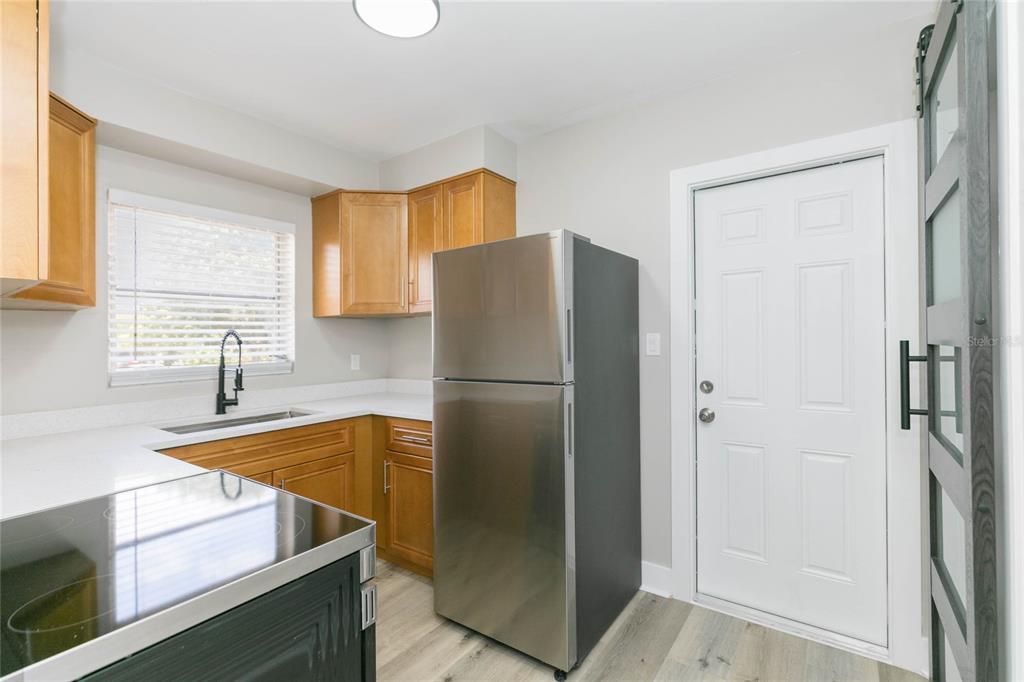 For Rent: $2,225 (2 beds, 2 baths, 1018 Square Feet)