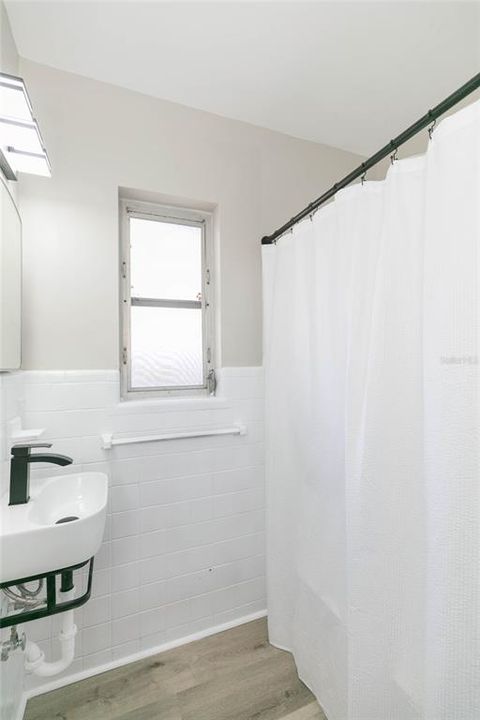 For Rent: $2,225 (2 beds, 2 baths, 1018 Square Feet)