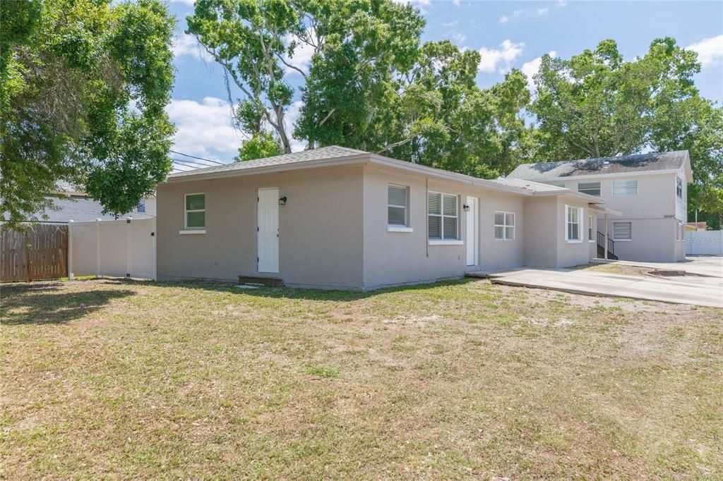 For Rent: $2,225 (2 beds, 2 baths, 1018 Square Feet)