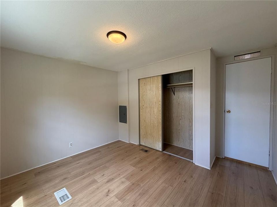 For Sale: $150,000 (2 beds, 2 baths, 960 Square Feet)