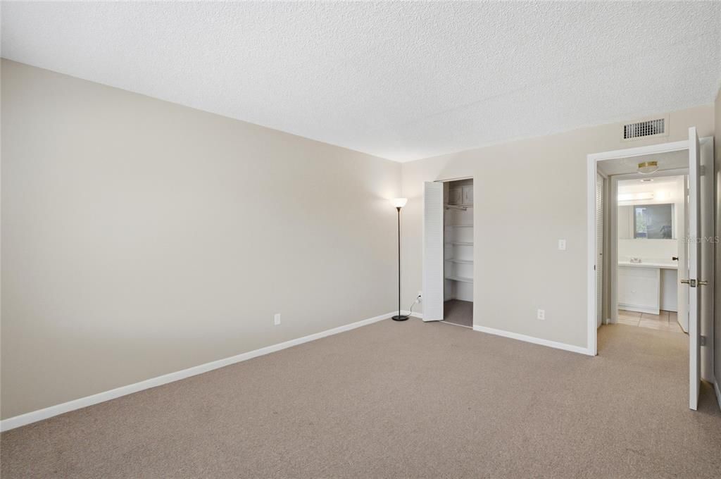 For Sale: $75,000 (2 beds, 2 baths, 1366 Square Feet)