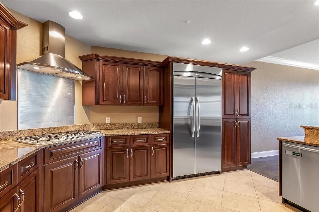 For Rent: $10,999 (4 beds, 4 baths, 3810 Square Feet)