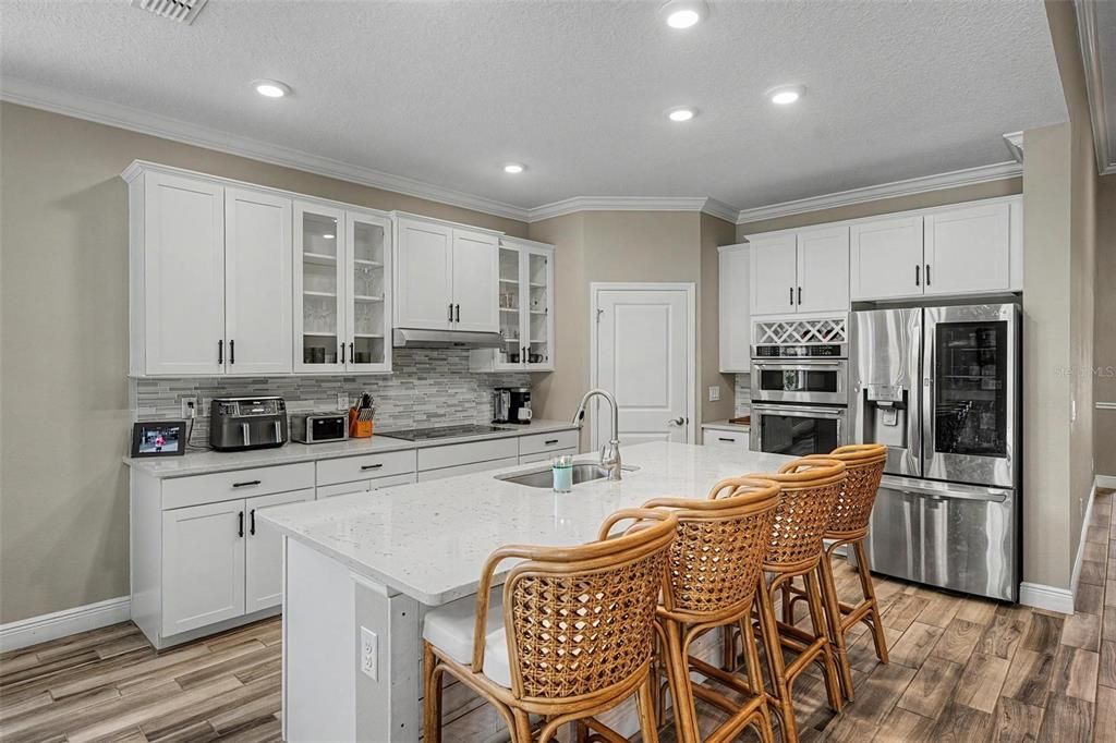 For Sale: $739,000 (4 beds, 3 baths, 2518 Square Feet)