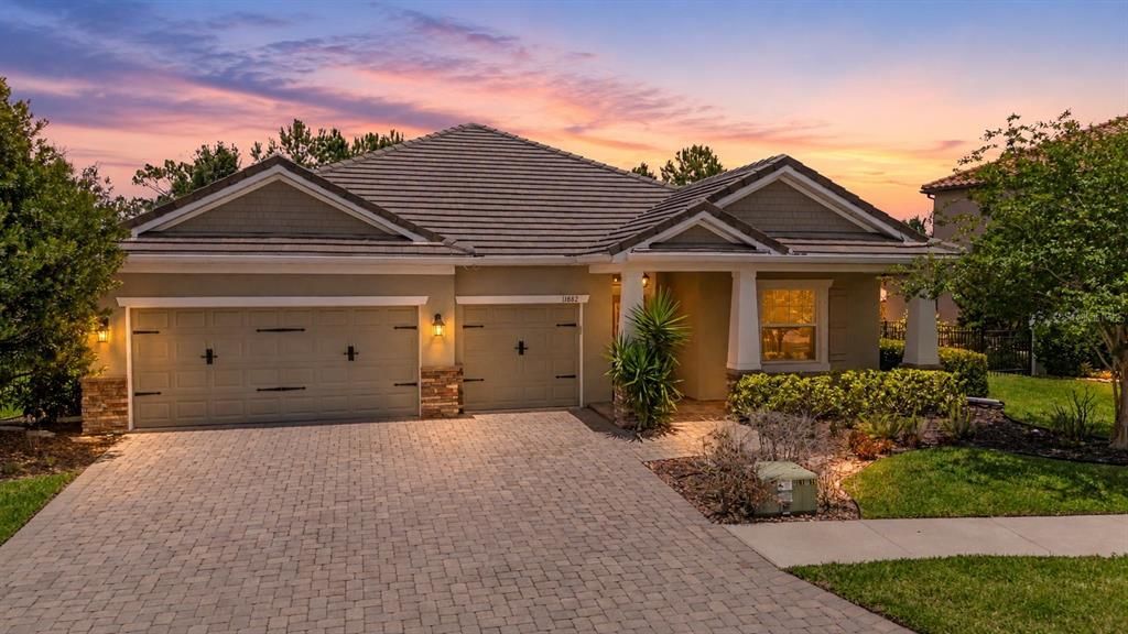 For Sale: $739,000 (4 beds, 3 baths, 2518 Square Feet)