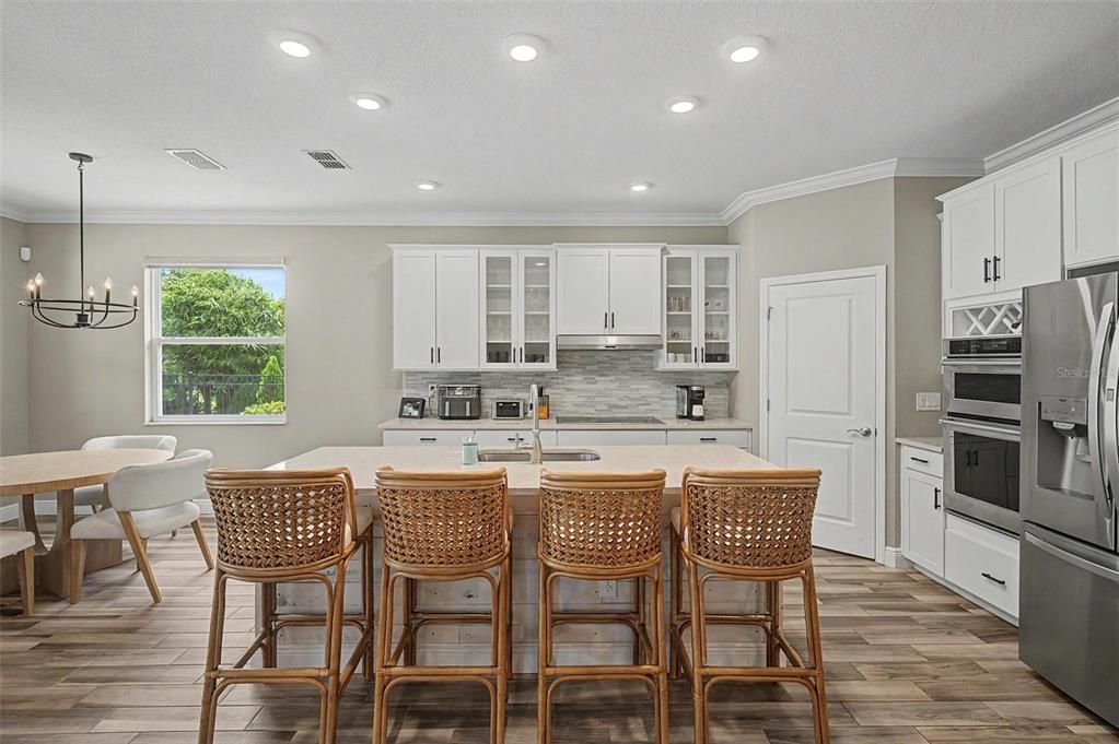 For Sale: $739,000 (4 beds, 3 baths, 2518 Square Feet)