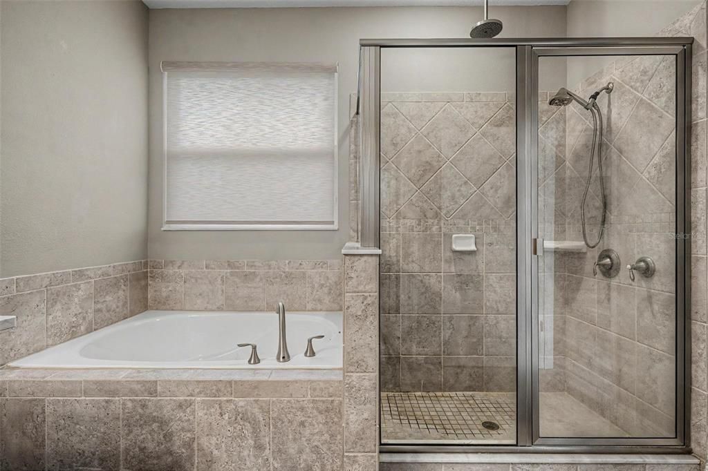 For Sale: $739,000 (4 beds, 3 baths, 2518 Square Feet)