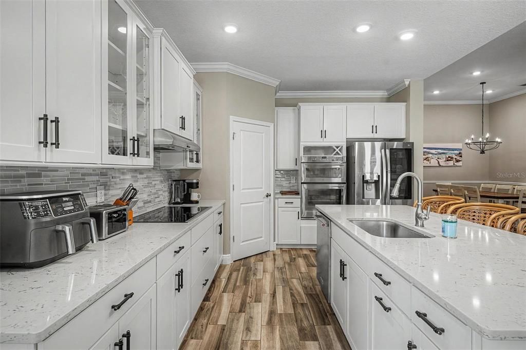 For Sale: $739,000 (4 beds, 3 baths, 2518 Square Feet)