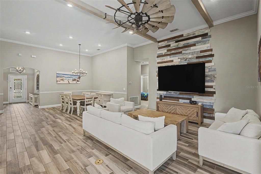 For Sale: $739,000 (4 beds, 3 baths, 2518 Square Feet)