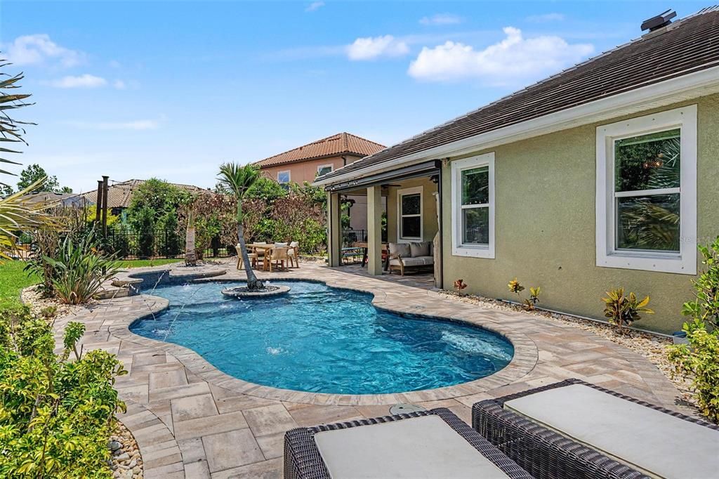For Sale: $739,000 (4 beds, 3 baths, 2518 Square Feet)