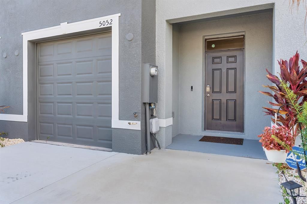 For Sale: $289,900 (3 beds, 2 baths, 1673 Square Feet)