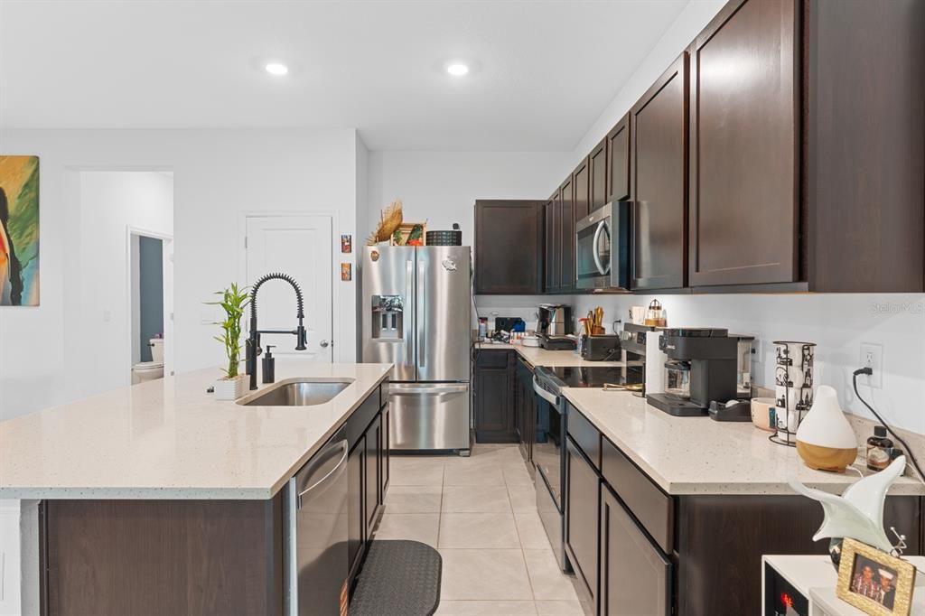 For Sale: $289,900 (3 beds, 2 baths, 1673 Square Feet)