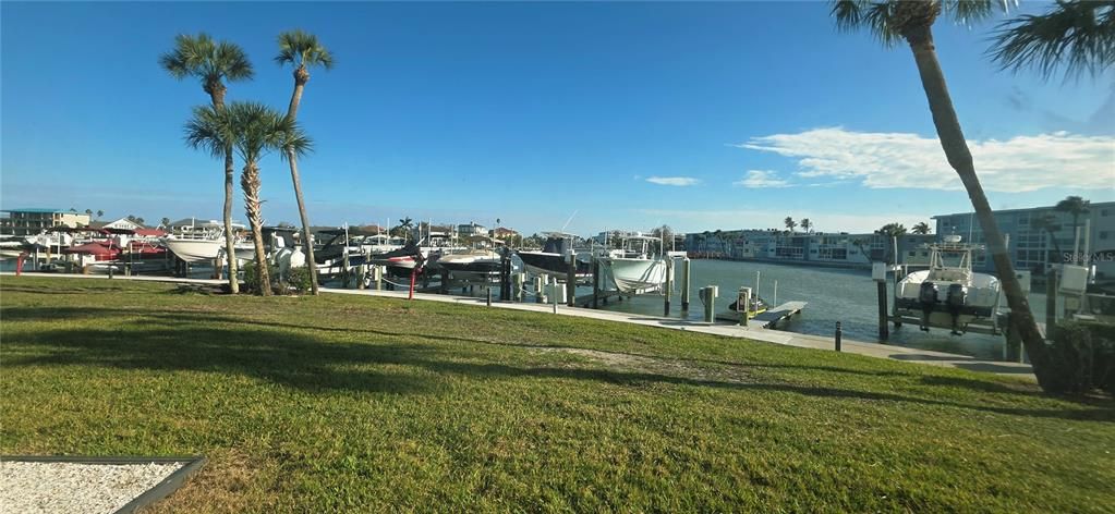 For Rent: $2,800 (2 beds, 2 baths, 1131 Square Feet)