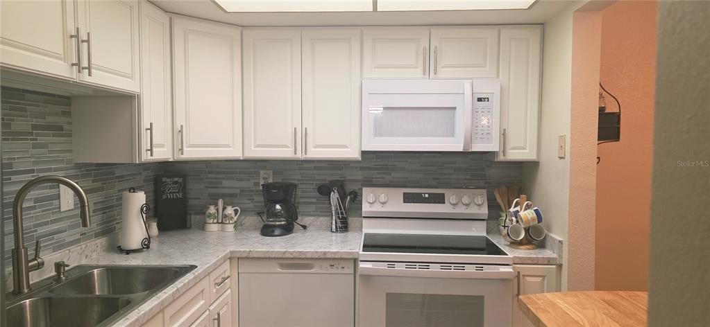 For Rent: $2,800 (2 beds, 2 baths, 1131 Square Feet)