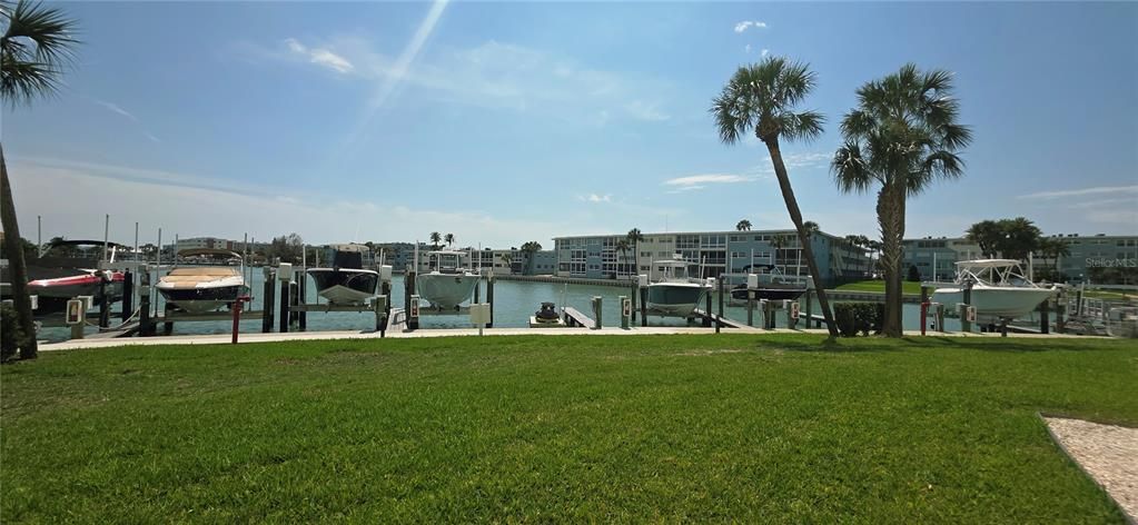 For Rent: $2,800 (2 beds, 2 baths, 1131 Square Feet)