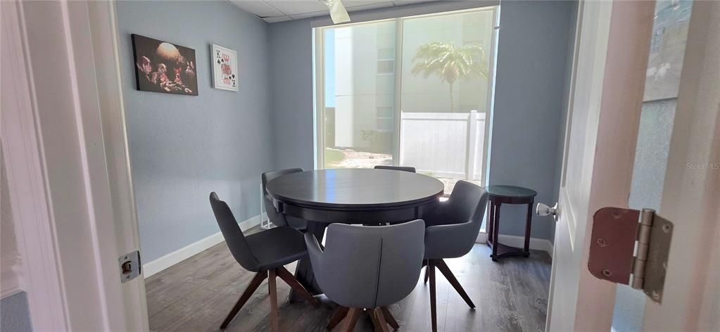 For Rent: $2,800 (2 beds, 2 baths, 1131 Square Feet)