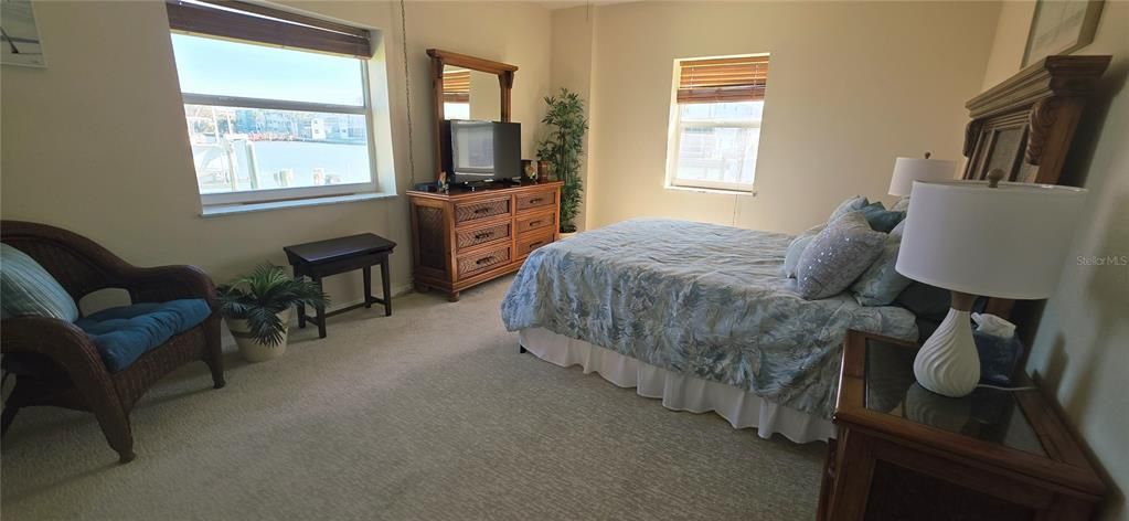 For Rent: $2,800 (2 beds, 2 baths, 1131 Square Feet)