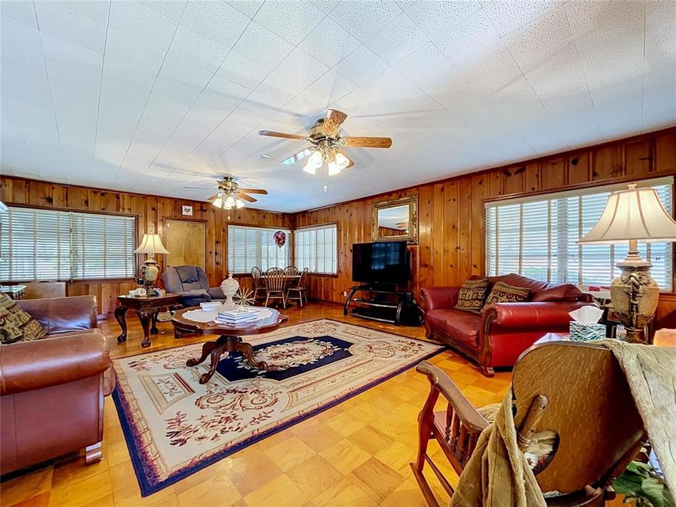 For Sale: $535,000 (2 beds, 2 baths, 3184 Square Feet)