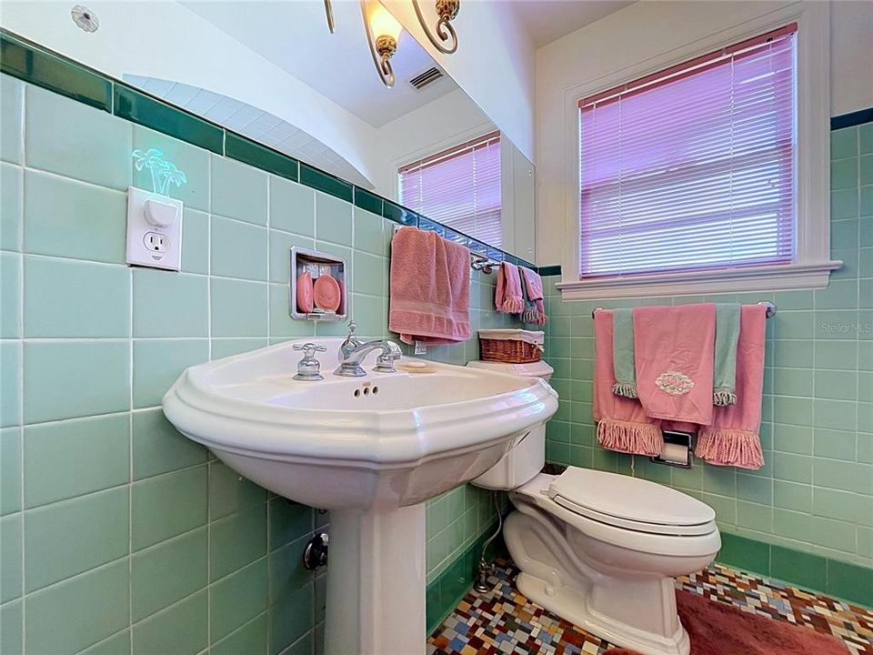 For Sale: $535,000 (2 beds, 2 baths, 3184 Square Feet)