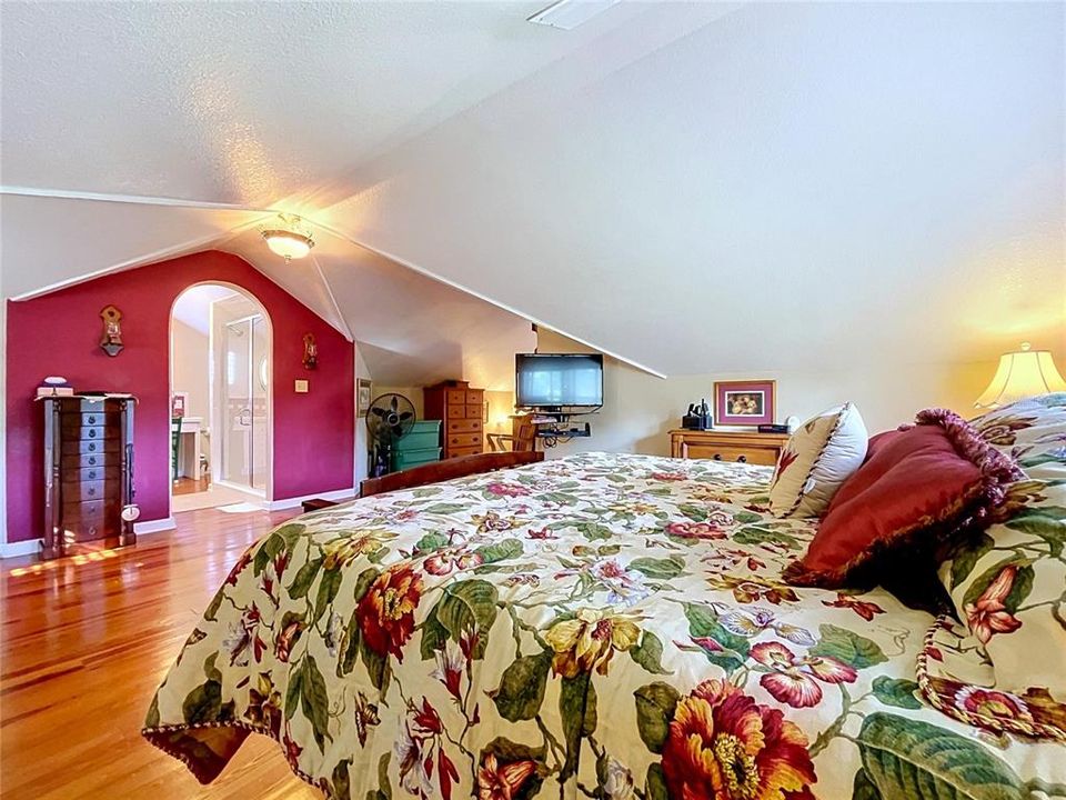 For Sale: $535,000 (2 beds, 2 baths, 3184 Square Feet)
