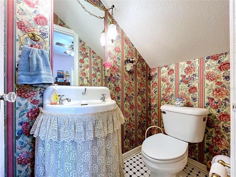 For Sale: $535,000 (2 beds, 2 baths, 3184 Square Feet)