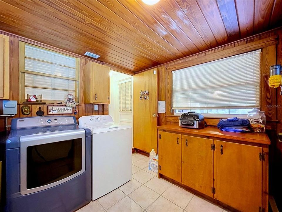 For Sale: $535,000 (2 beds, 2 baths, 3184 Square Feet)