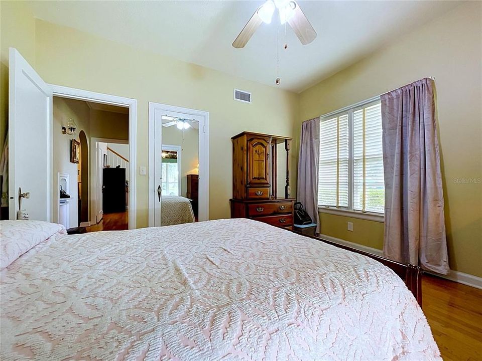 For Sale: $535,000 (2 beds, 2 baths, 3184 Square Feet)