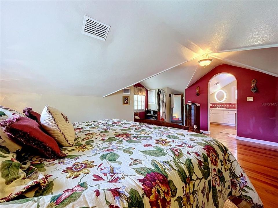 For Sale: $535,000 (2 beds, 2 baths, 3184 Square Feet)