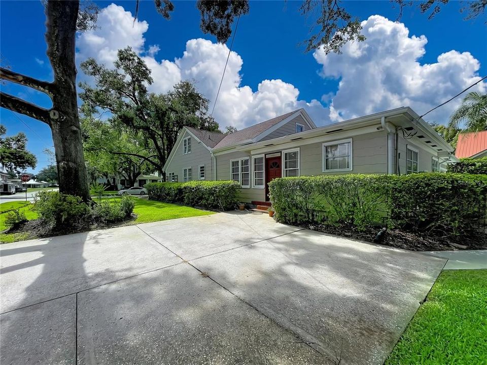 For Sale: $535,000 (2 beds, 2 baths, 3184 Square Feet)