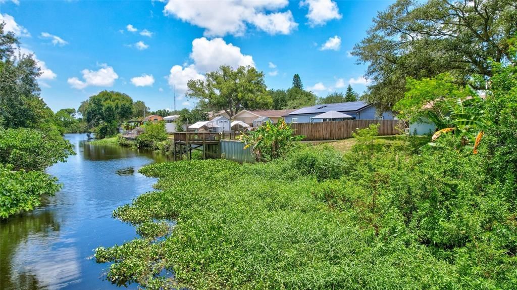 For Rent: $2,250 (2 beds, 1 baths, 888 Square Feet)