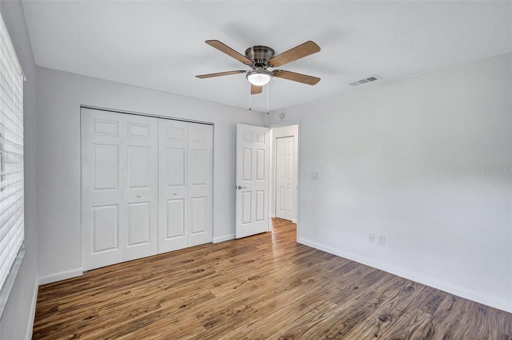For Rent: $2,250 (2 beds, 1 baths, 888 Square Feet)