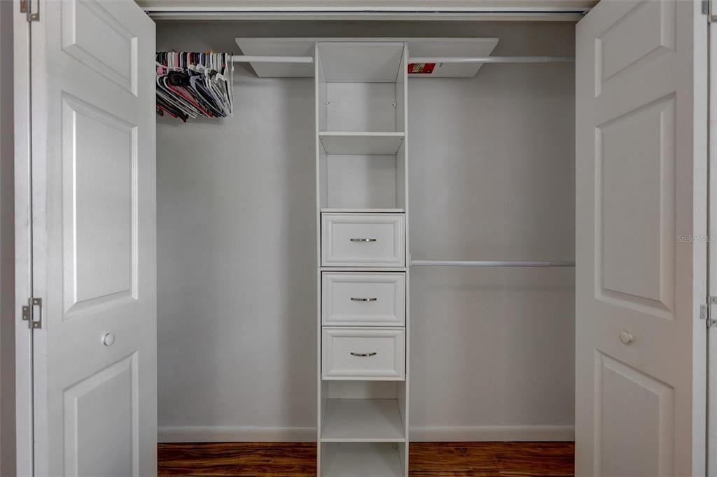 For Rent: $2,250 (2 beds, 1 baths, 888 Square Feet)