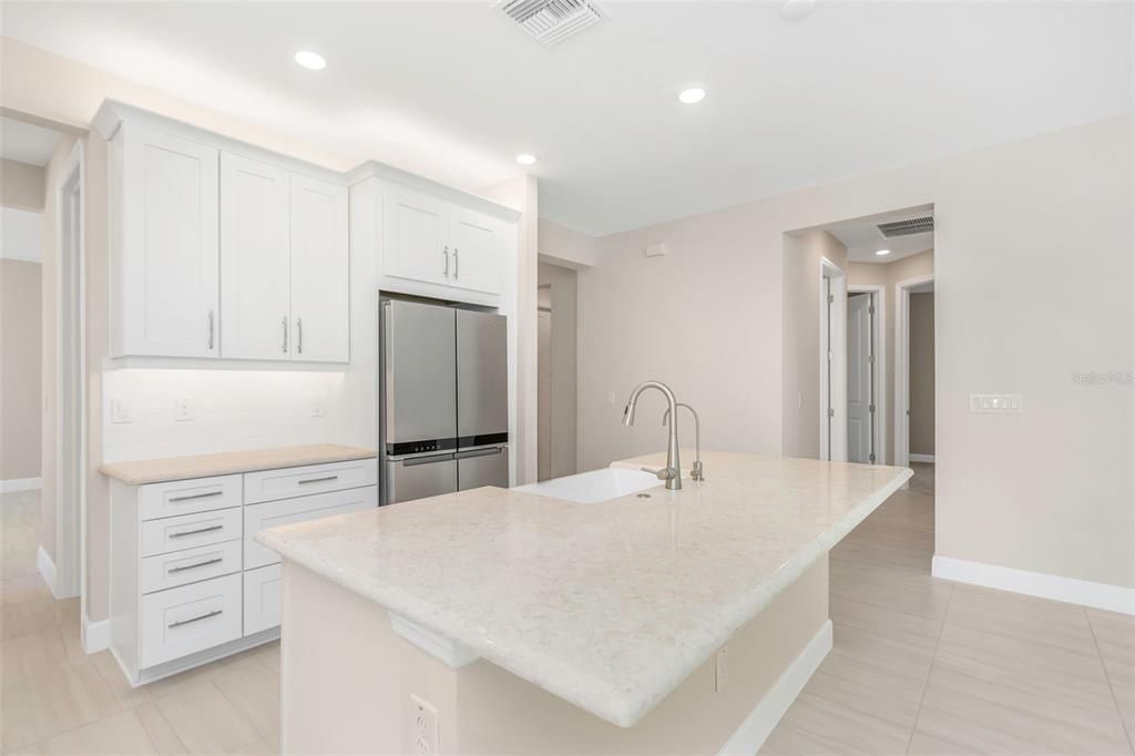 For Rent: $4,000 (4 beds, 3 baths, 2399 Square Feet)
