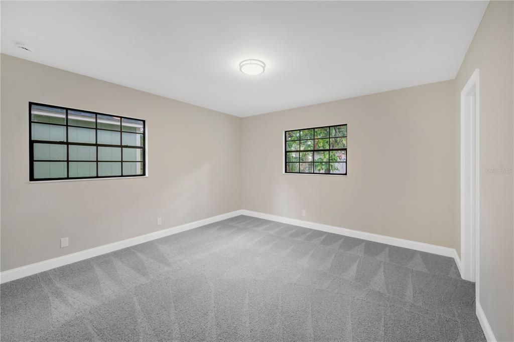 En Venta: $379,900 (4 camas, 2 baños, 1920 Pies cuadrados)