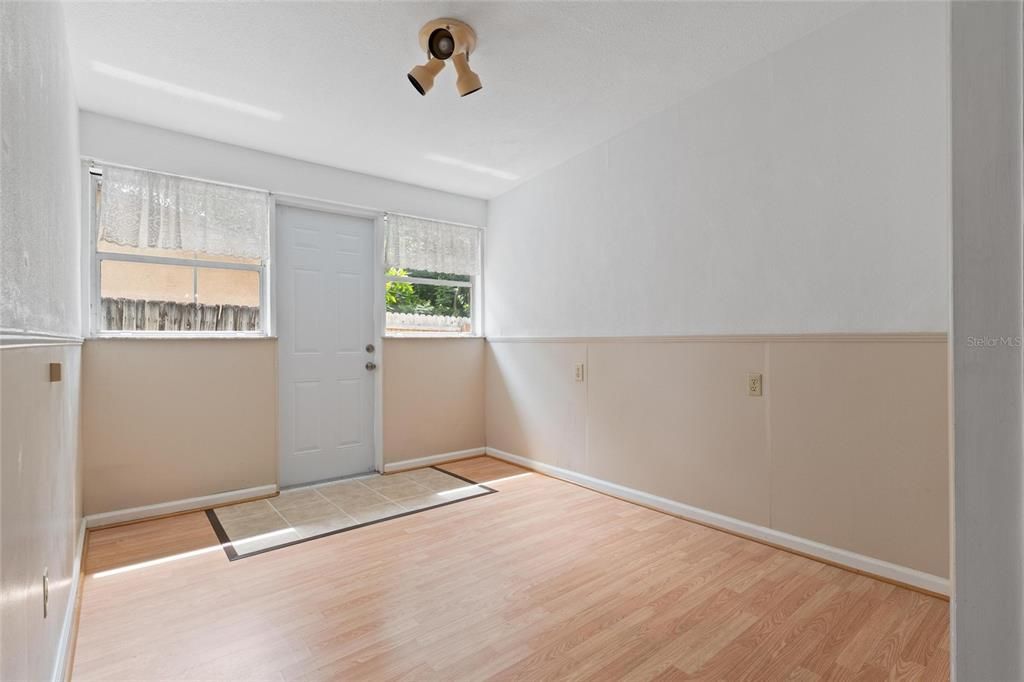 En Venta: $289,000 (3 camas, 1 baños, 1096 Pies cuadrados)