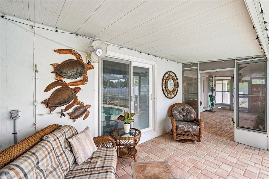For Sale: $475,000 (2 beds, 2 baths, 1167 Square Feet)
