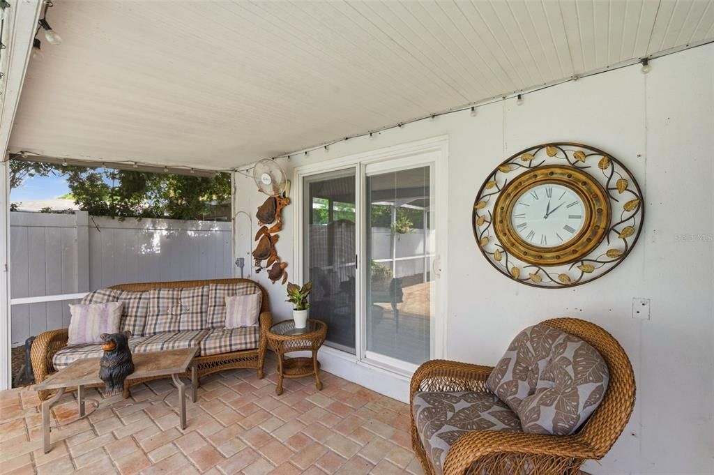For Sale: $475,000 (2 beds, 2 baths, 1167 Square Feet)