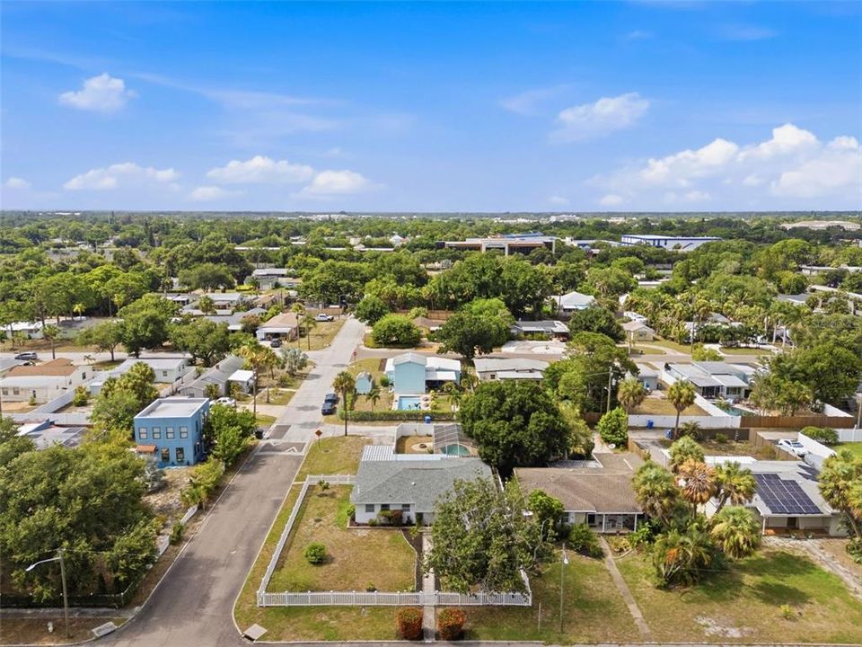 For Sale: $475,000 (2 beds, 2 baths, 1167 Square Feet)