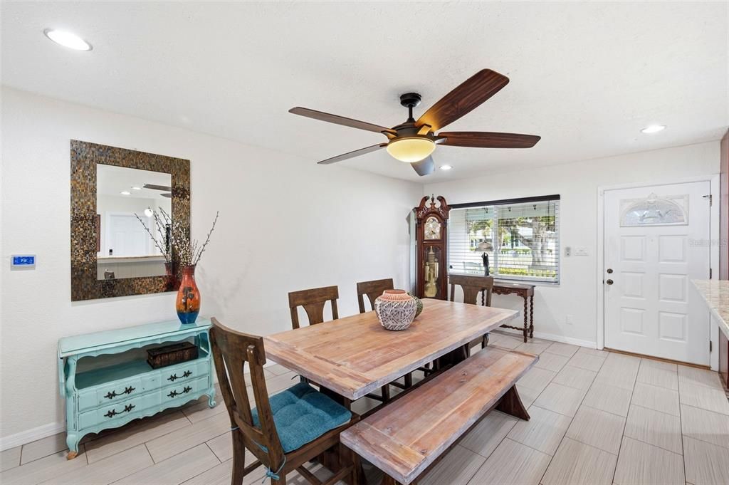 For Sale: $475,000 (2 beds, 2 baths, 1167 Square Feet)