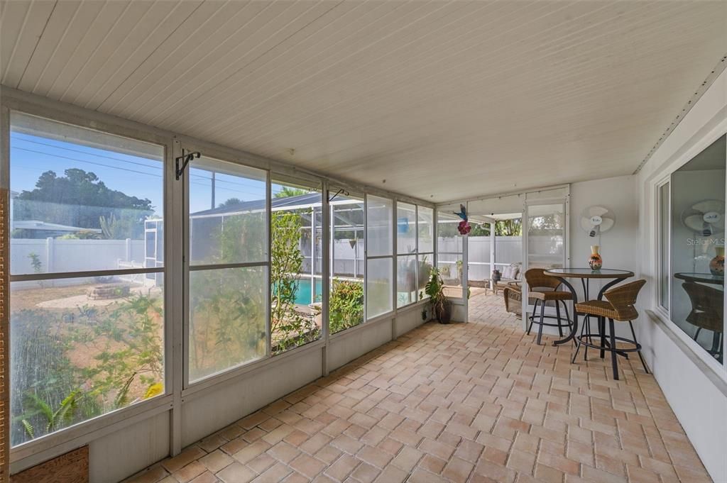 For Sale: $475,000 (2 beds, 2 baths, 1167 Square Feet)