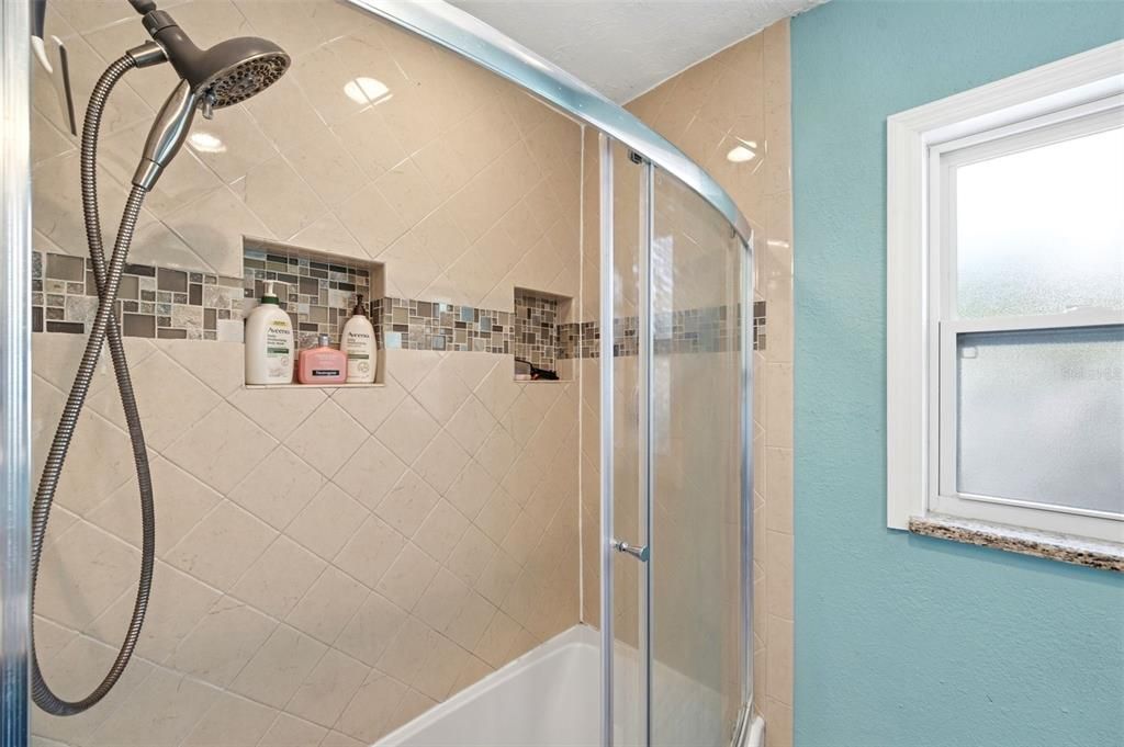 For Sale: $475,000 (2 beds, 2 baths, 1167 Square Feet)