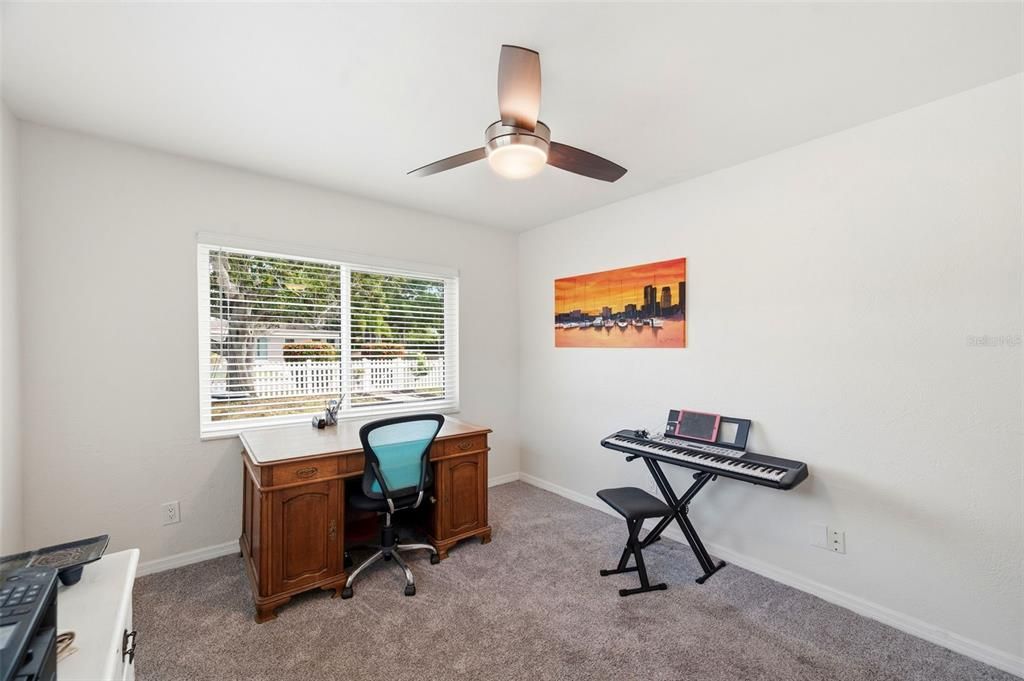 For Sale: $475,000 (2 beds, 2 baths, 1167 Square Feet)