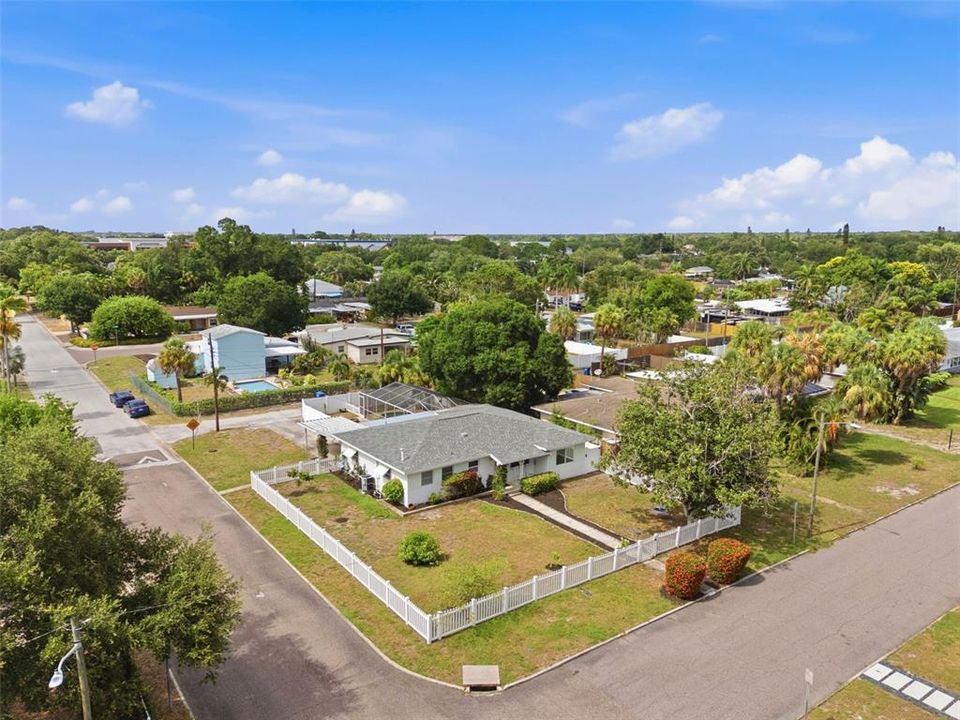 For Sale: $475,000 (2 beds, 2 baths, 1167 Square Feet)