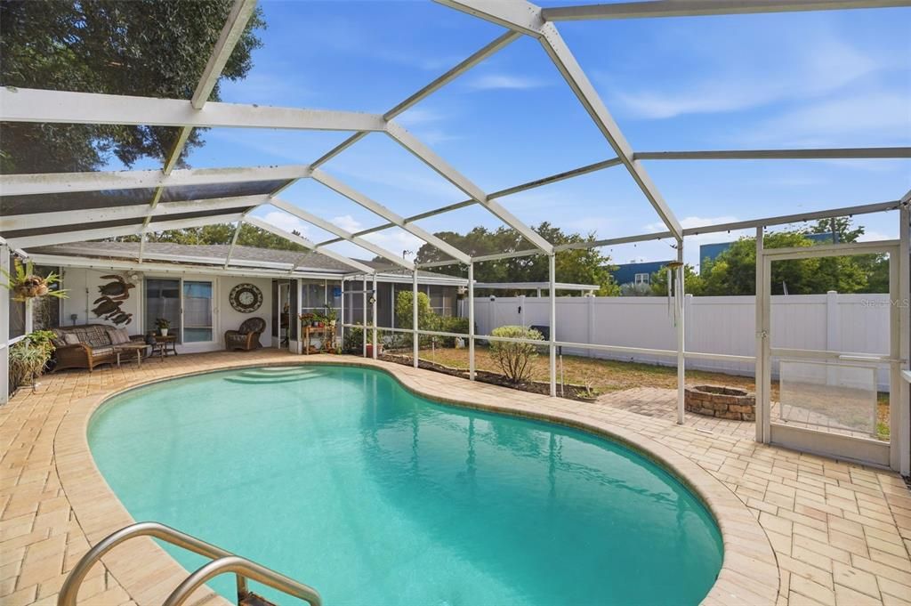 For Sale: $475,000 (2 beds, 2 baths, 1167 Square Feet)