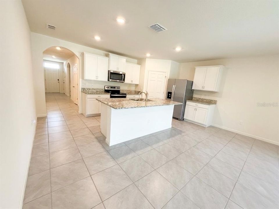 For Rent: $1,925 (4 beds, 2 baths, 1830 Square Feet)
