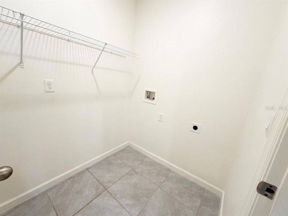 For Rent: $1,925 (4 beds, 2 baths, 1830 Square Feet)