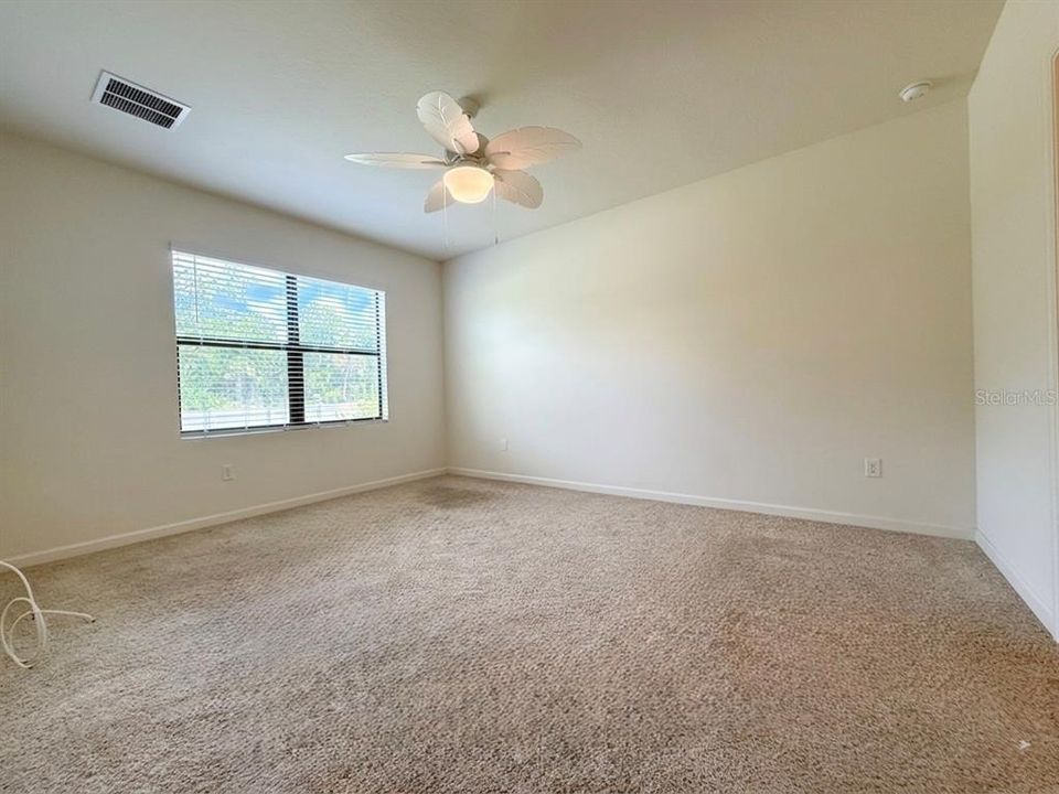For Rent: $1,925 (4 beds, 2 baths, 1830 Square Feet)