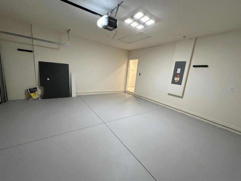For Rent: $1,925 (4 beds, 2 baths, 1830 Square Feet)